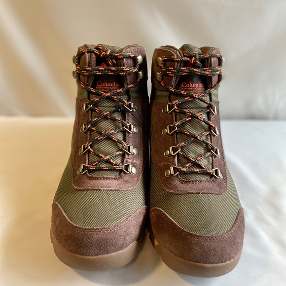 NEW! (not worn) 9.5 Columbia Men's Endicott Classic Mid WP Boot #OBO - Picture 8 of 9